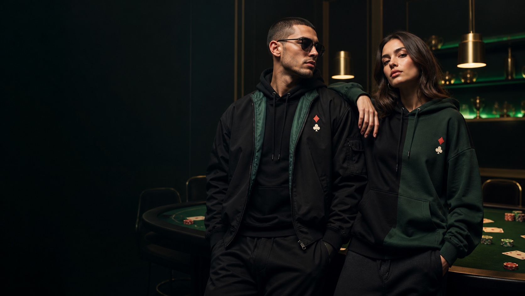 Modelos vistiendo la colección conceptual Cooler Poker Wear